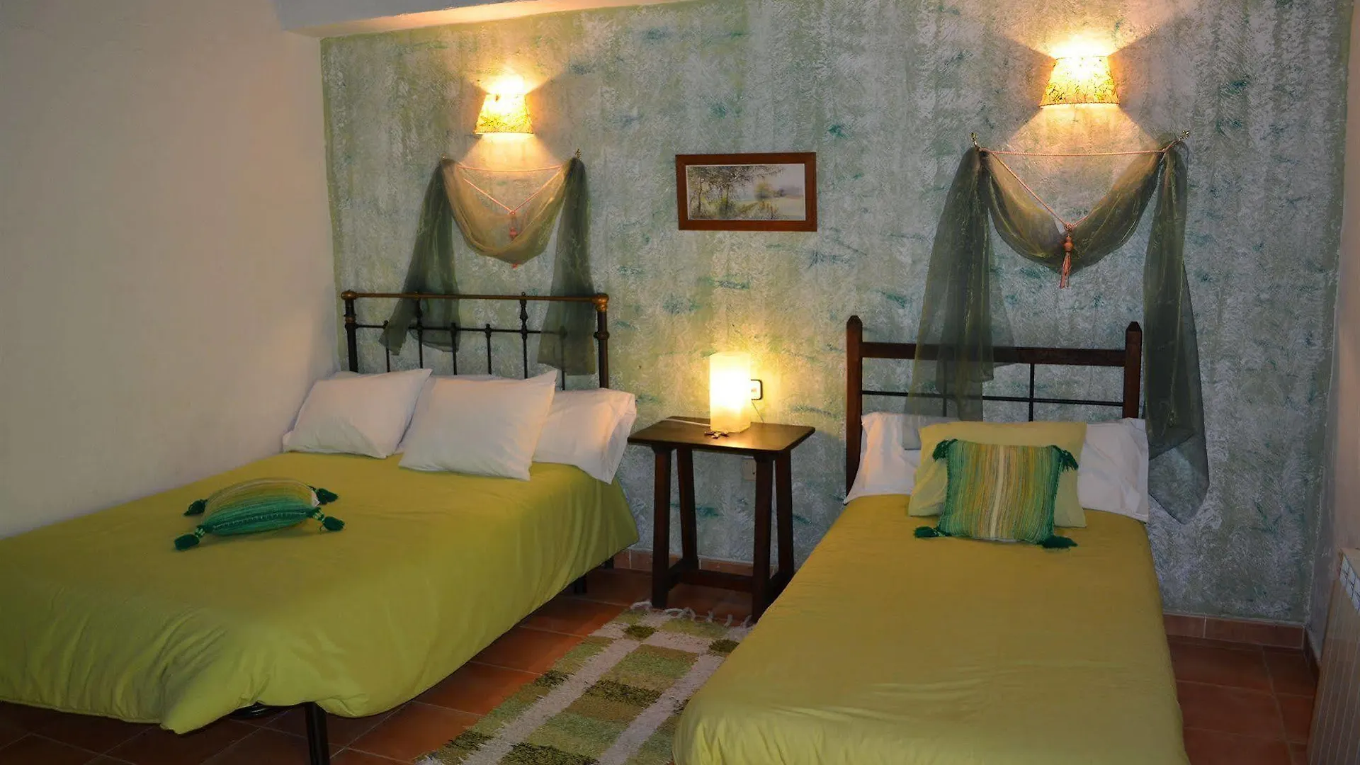 Hotel Restaurante Bandolero 2*, Juzcar Spain